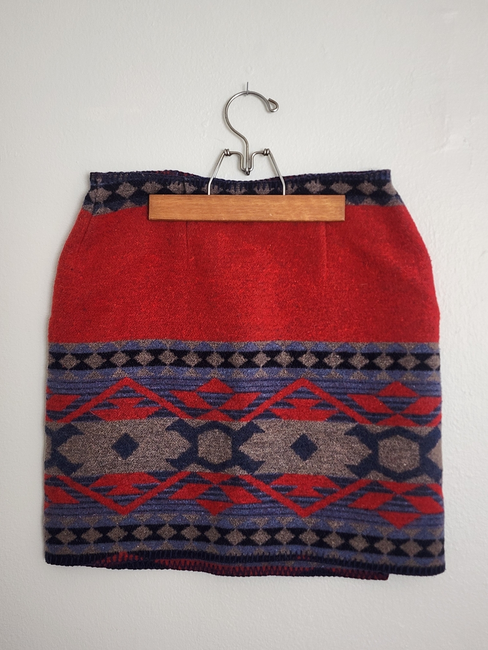 Karen Kane Red and Blue Patterned Pencil Mini Skirt